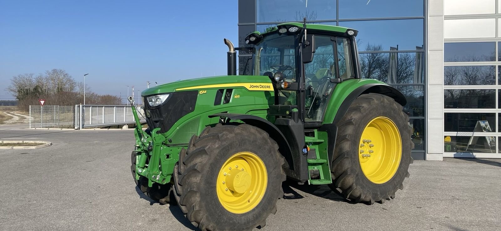 Traktor tipa John Deere 6M 185, Vorführmaschine u Bruck/Leitha (Slika 1)