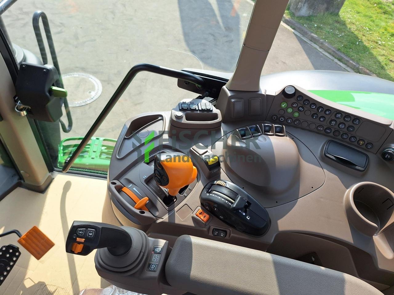 Traktor типа John Deere 6M 200 DEMO, Vorführmaschine в Niederkirchen (Фотография 13)