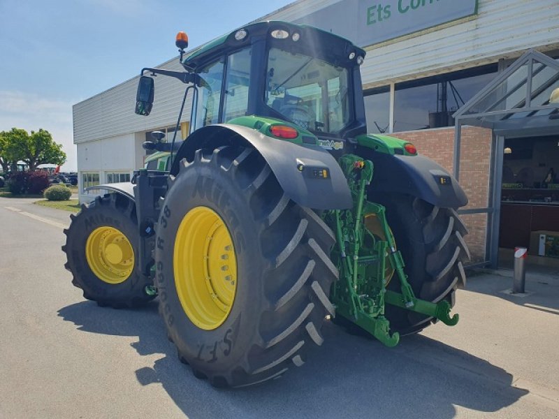 Traktor of the type John Deere 6M 200, Gebrauchtmaschine in PITHIVIERS Cedex (Picture 4)