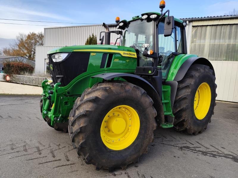 Traktor van het type John Deere 6M 200, Gebrauchtmaschine in SAINT GENEST D'AMBIERE (Foto 1)