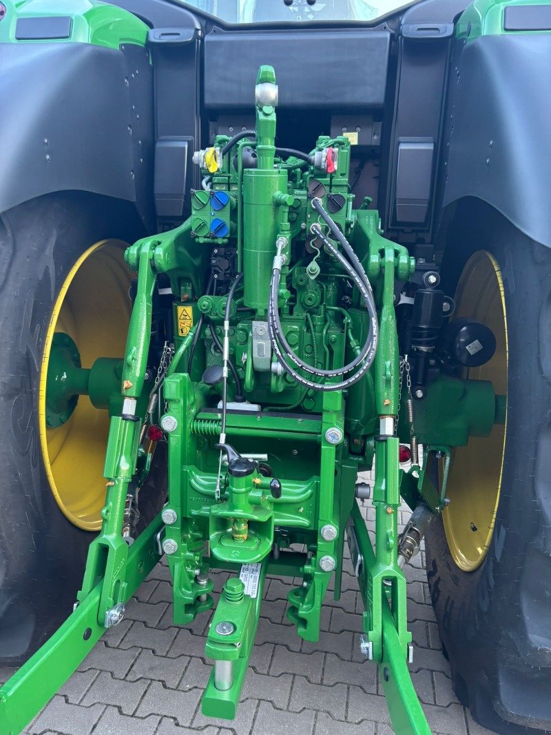 Traktor of the type John Deere 6M 200, Neumaschine in Mrągowo (Picture 7)