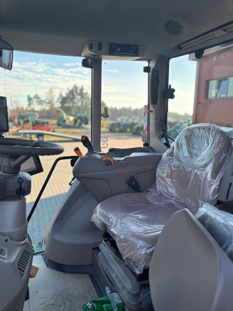 Traktor of the type John Deere 6M 200, Neumaschine in Mrągowo (Picture 9)