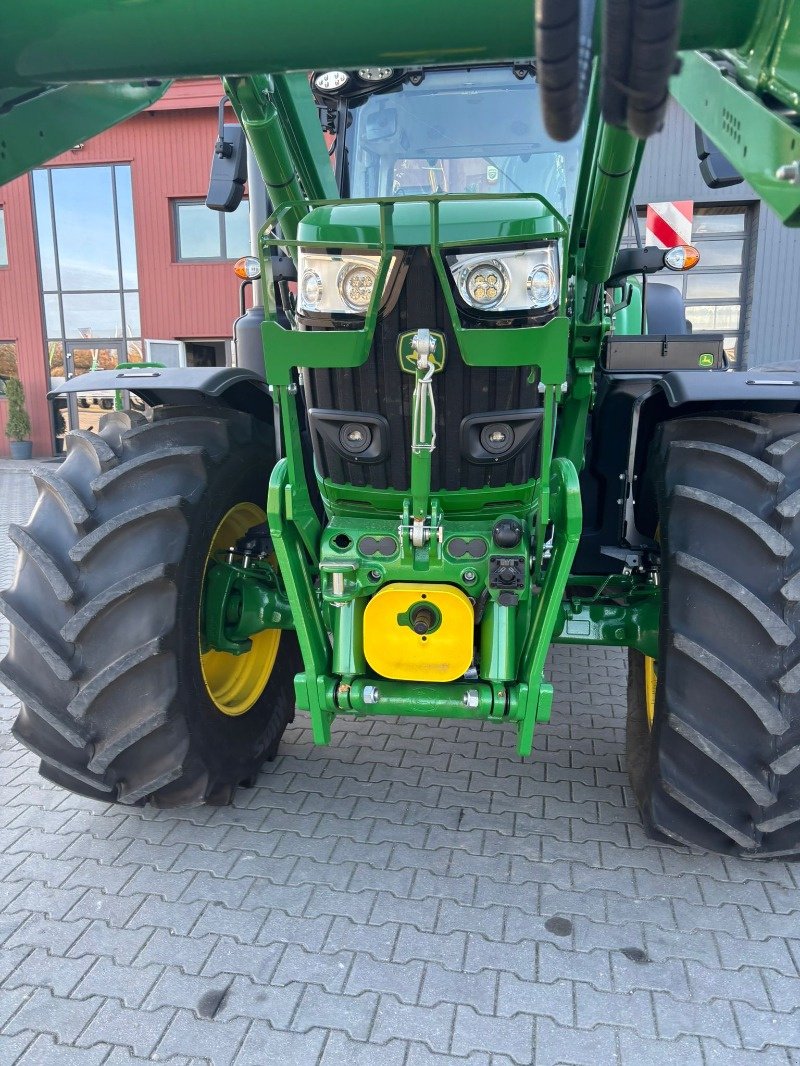 Traktor of the type John Deere 6M 200, Neumaschine in Mrągowo (Picture 11)