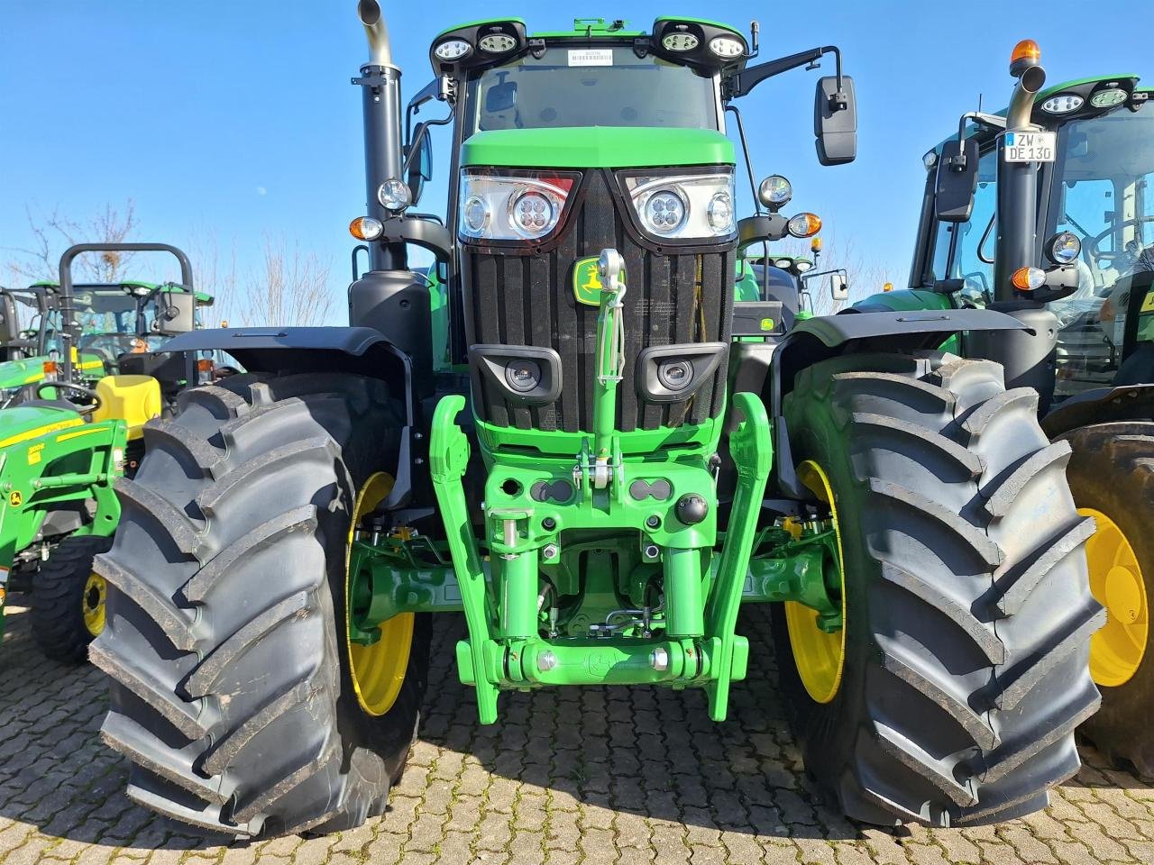 Traktor типа John Deere 6M 200, Neumaschine в Niederkirchen (Фотография 2)