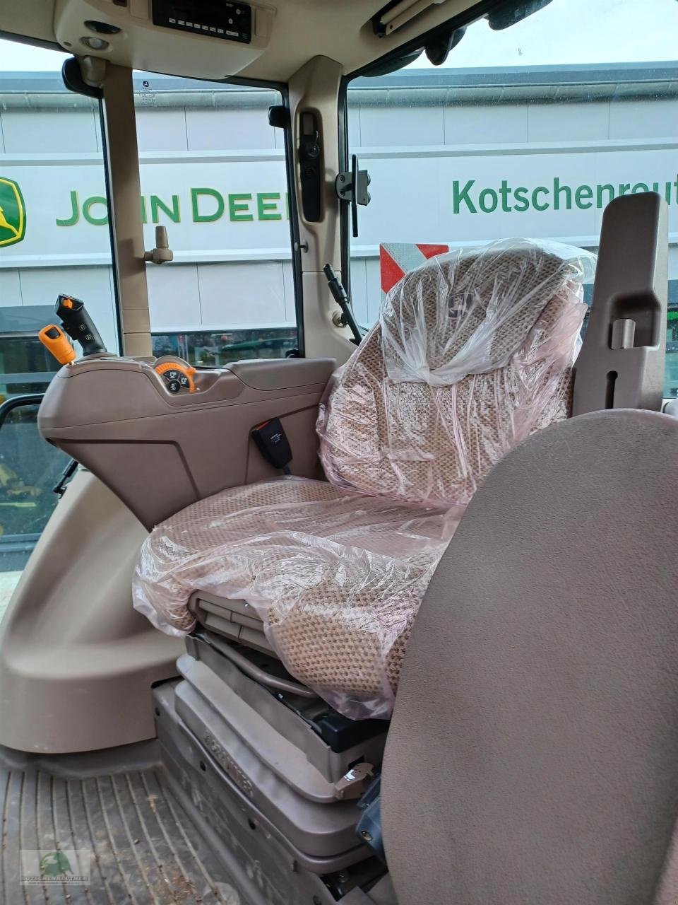 Traktor typu John Deere 6M 220, Neumaschine v Teichröda (Obrázek 11)