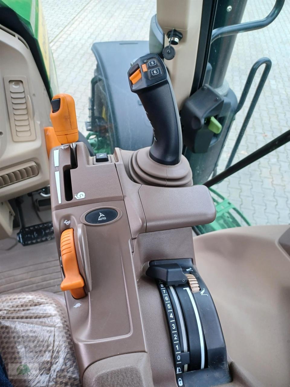 Traktor typu John Deere 6M 220, Neumaschine v Teichröda (Obrázek 13)