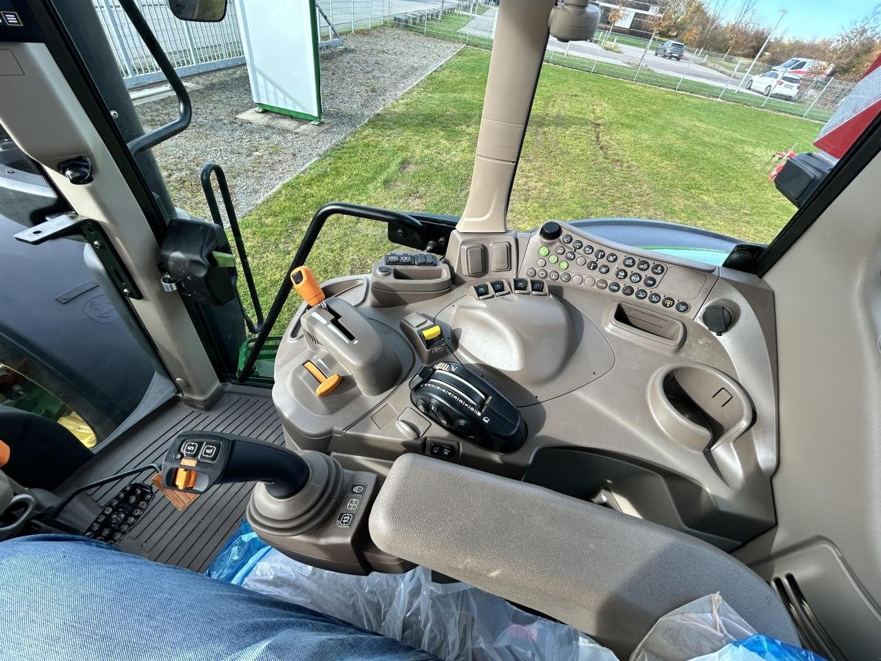 Traktor типа John Deere 6M 240, Gebrauchtmaschine в Zweibrücken (Фотография 12)