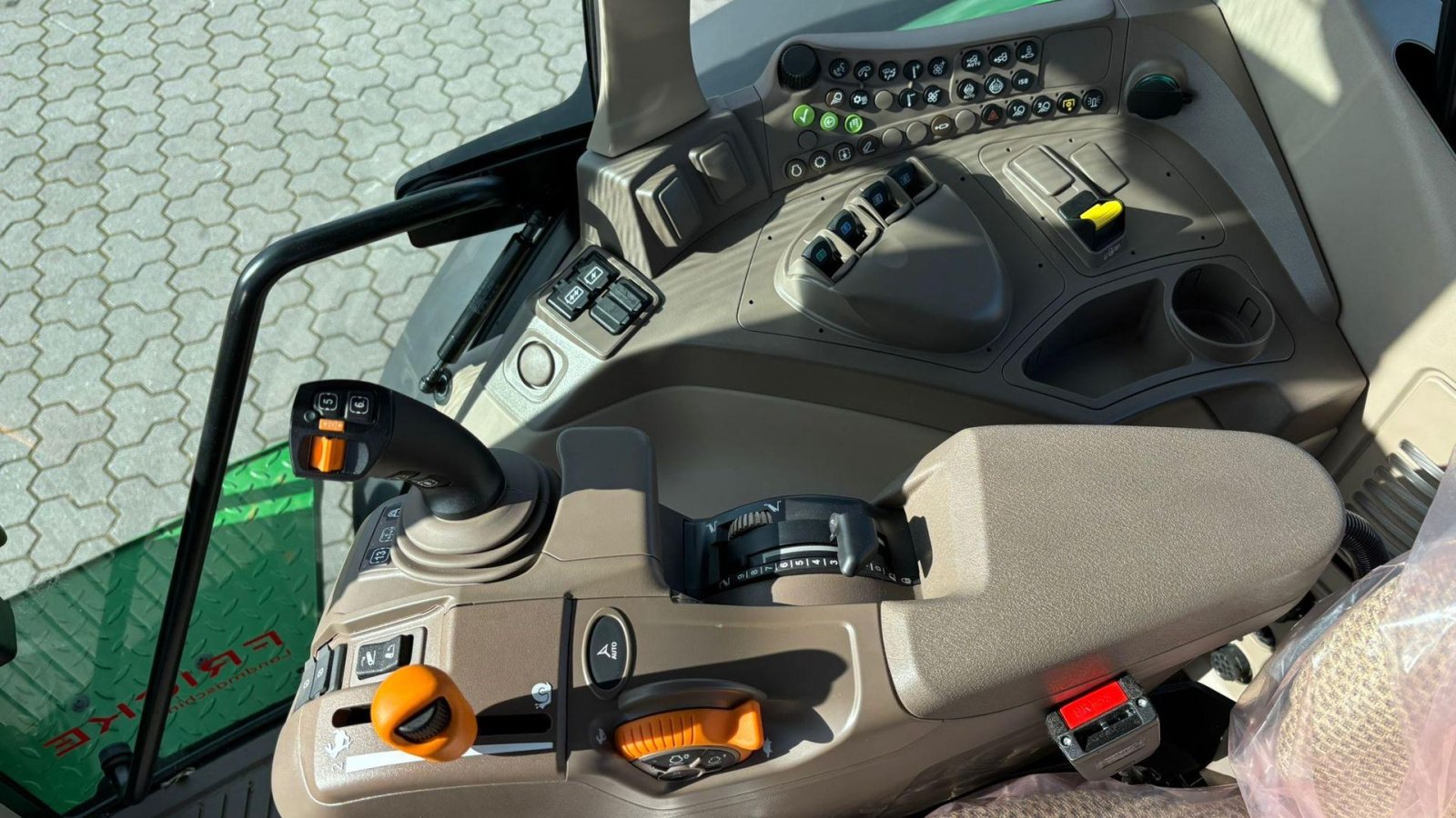 Traktor типа John Deere 6M 250 Kun 50 timer! Den nyeste 6M model., Gebrauchtmaschine в Kolding (Фотография 12)