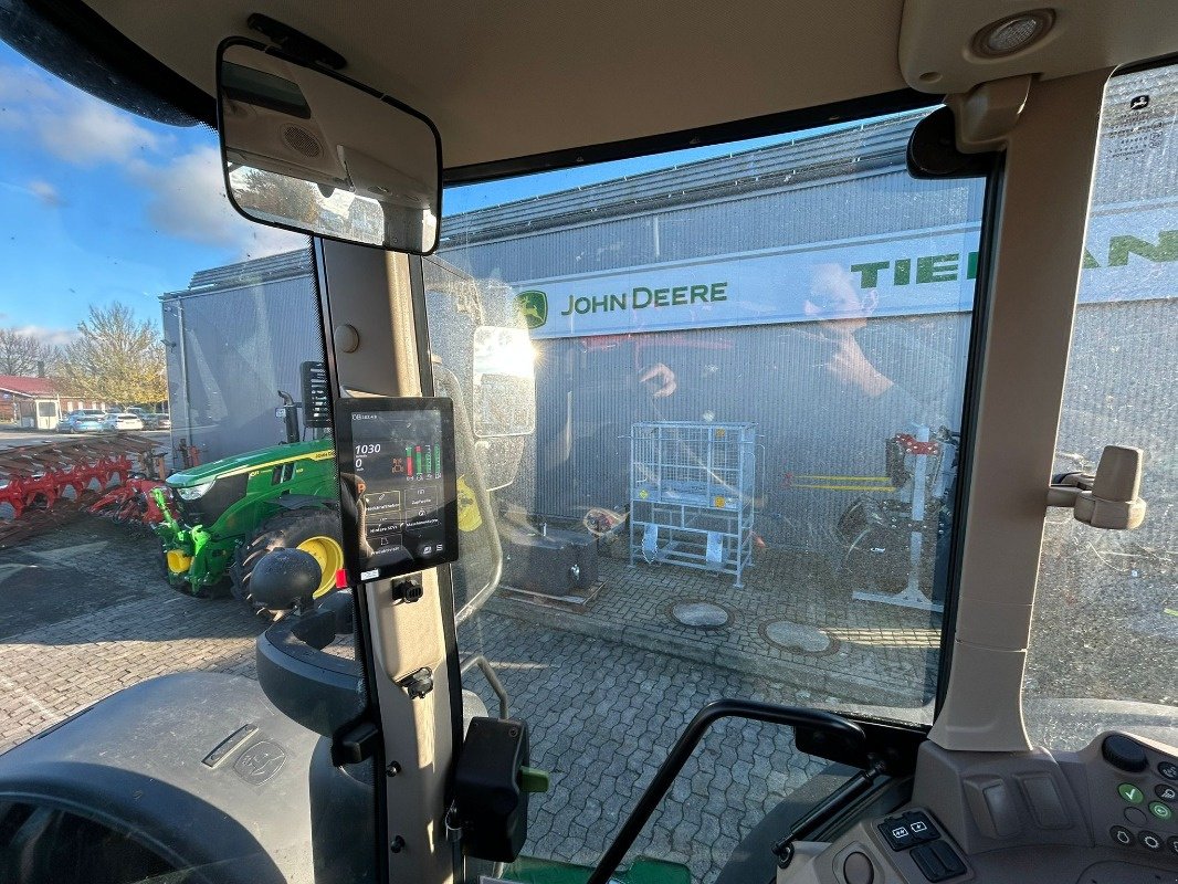 Traktor des Typs John Deere 6M 250 **MIETRÜCKLÄUFER**, Neumaschine in Sittensen (Bild 12)