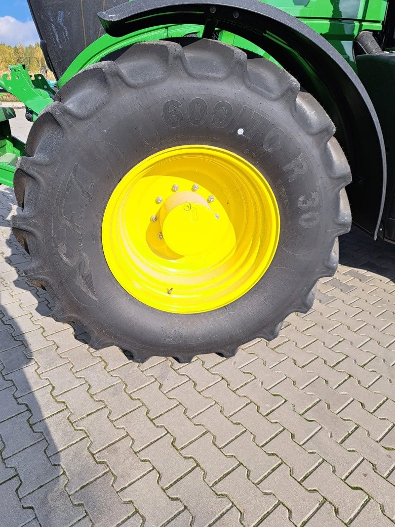 Traktor des Typs John Deere 6M 250, Neumaschine in Mrągowo (Bild 9)