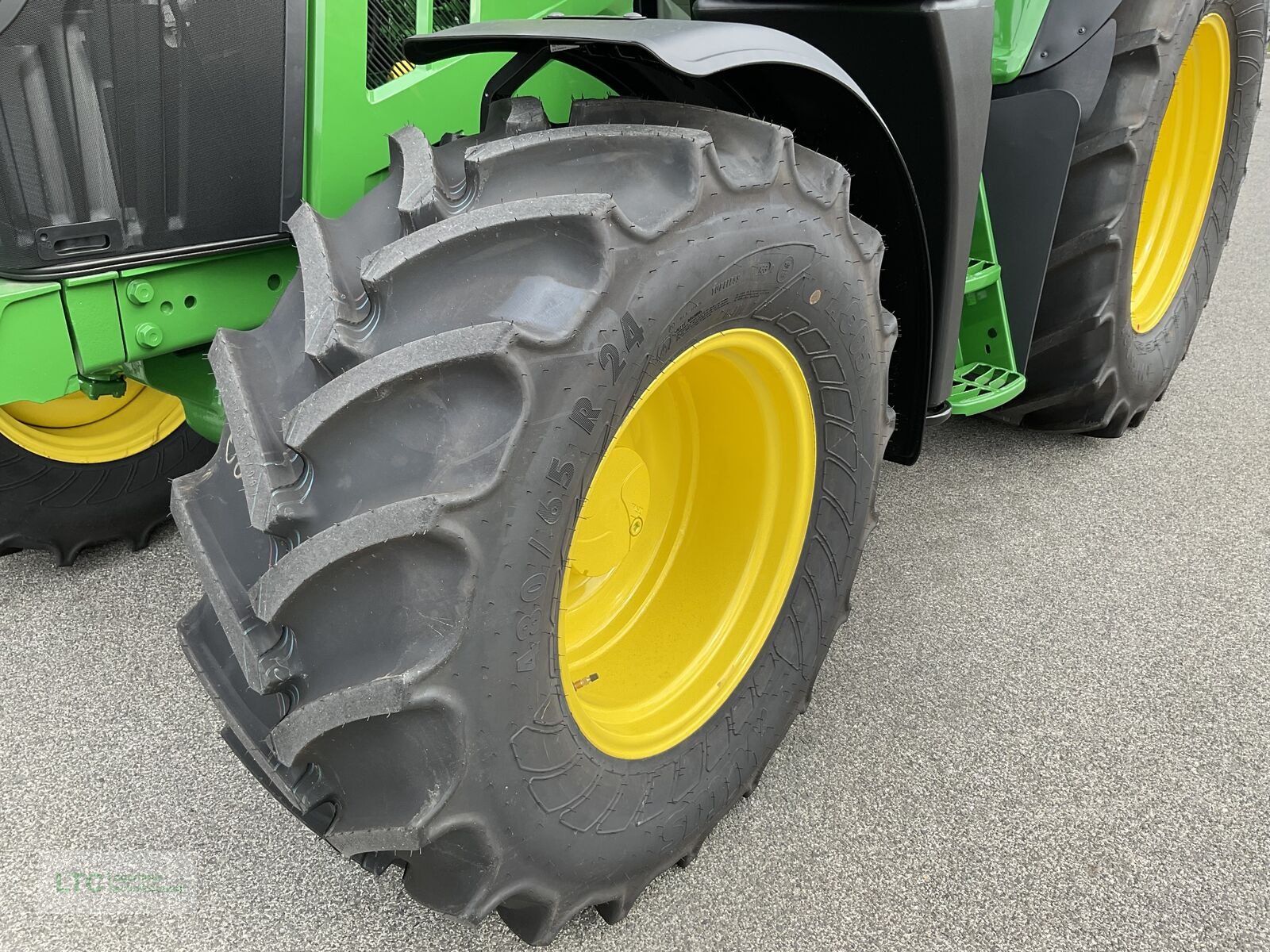 Traktor des Typs John Deere 6M 95, Neumaschine in Redlham (Bild 18)