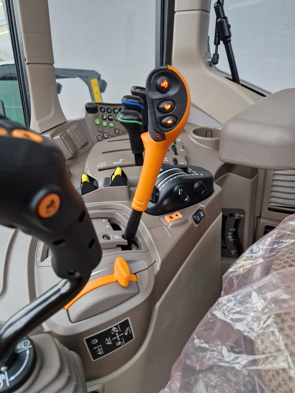 Traktor типа John Deere 6M115, Neumaschine в Bad Sobernheim (Фотография 13)