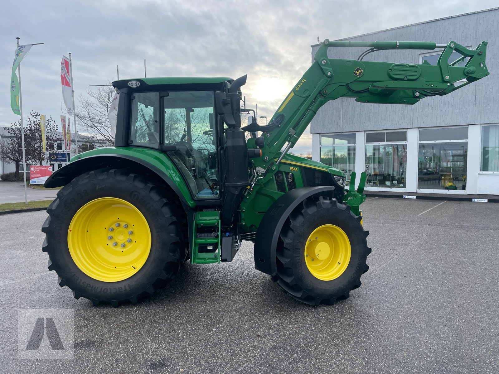Traktor типа John Deere 6M125, Gebrauchtmaschine в Eggenfelden (Фотография 7)