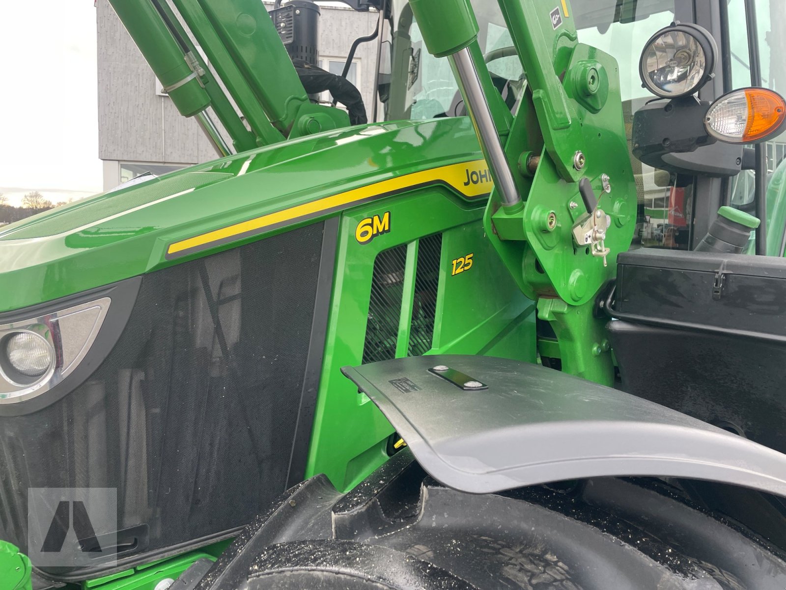 Traktor типа John Deere 6M125, Gebrauchtmaschine в Eggenfelden (Фотография 23)