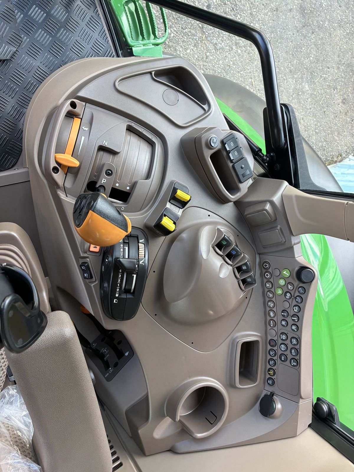 Traktor typu John Deere 6M155 POWRQUAD PLUS, Gebrauchtmaschine v Villach (Obrázek 15)