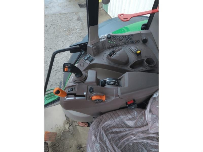 Traktor от тип John Deere 6M155, Gebrauchtmaschine в Richebourg (Снимка 10)