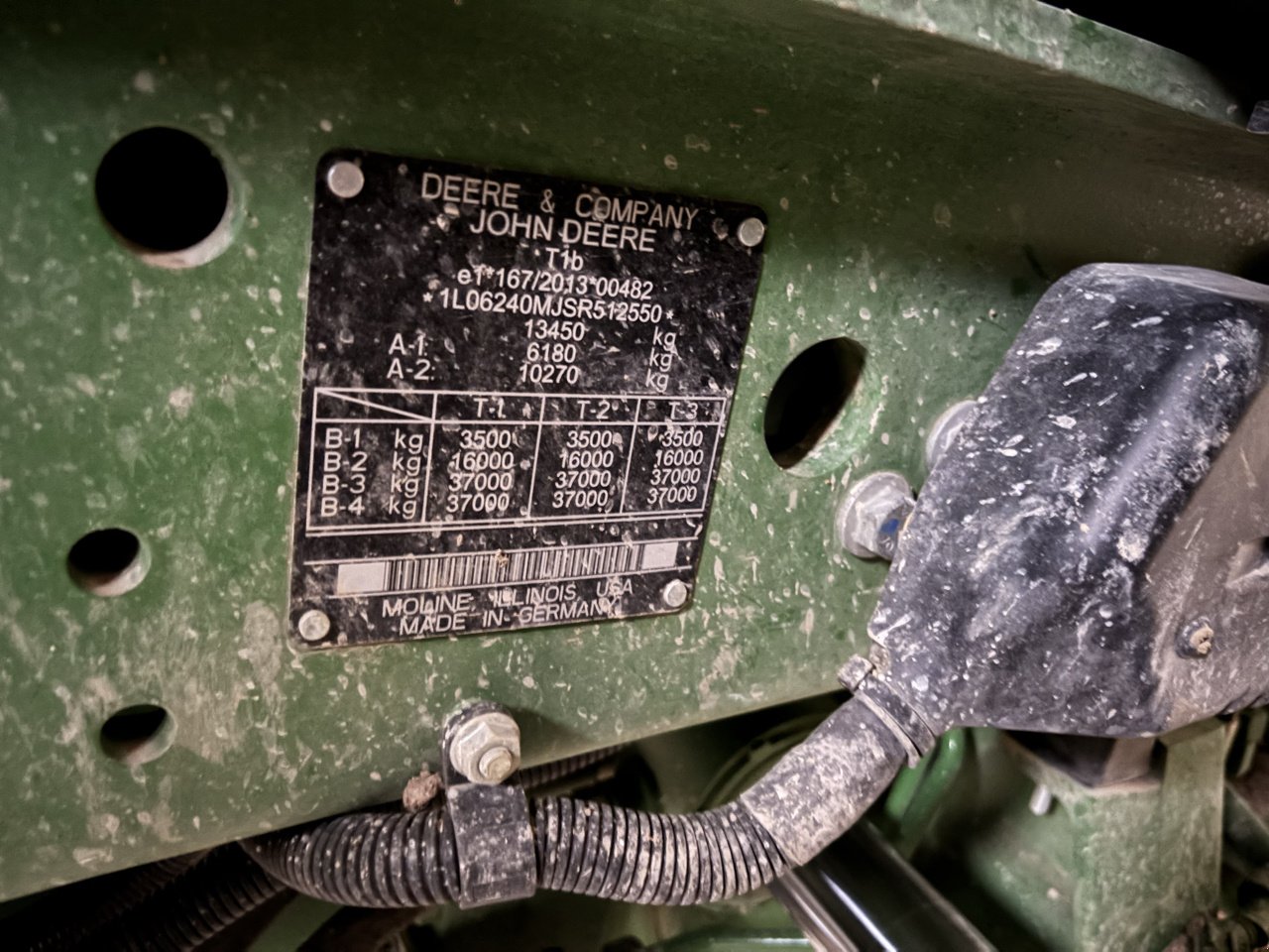 Traktor от тип John Deere 6M240, Gebrauchtmaschine в VERT TOULON (Снимка 4)