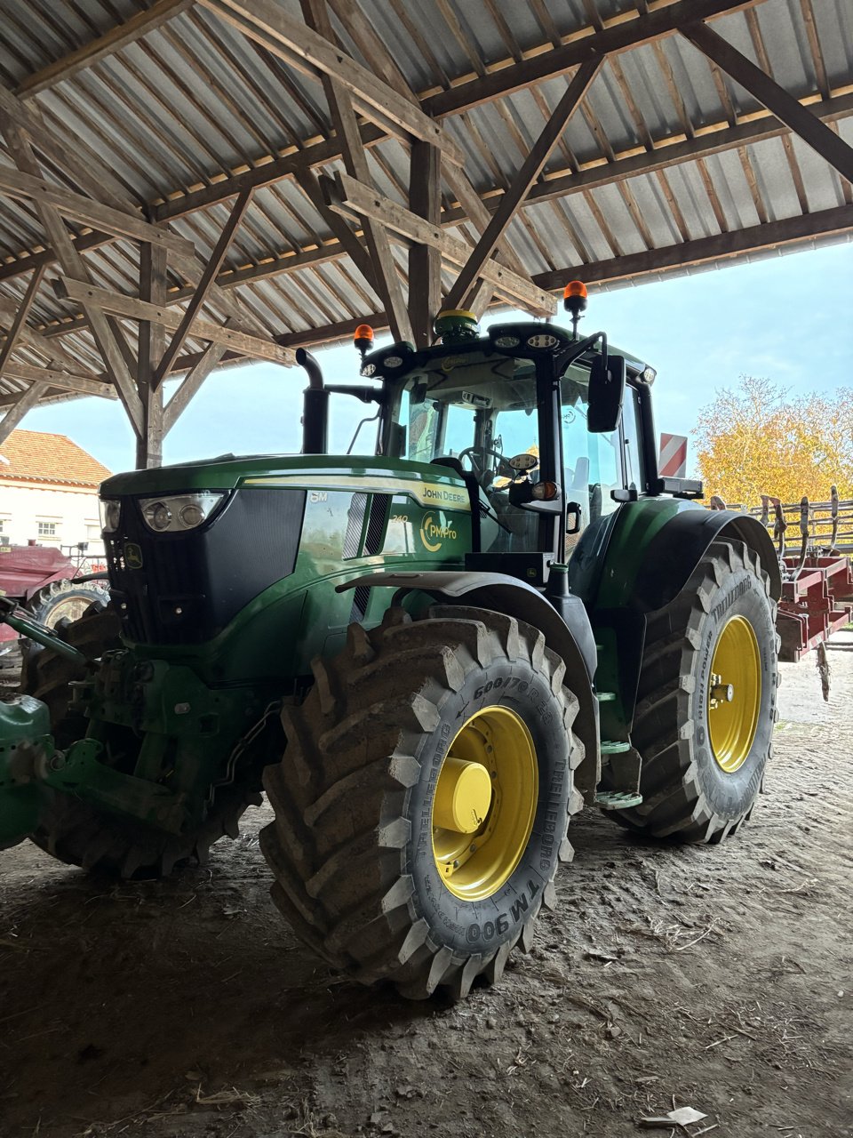 Traktor от тип John Deere 6M240, Gebrauchtmaschine в VERT TOULON (Снимка 1)