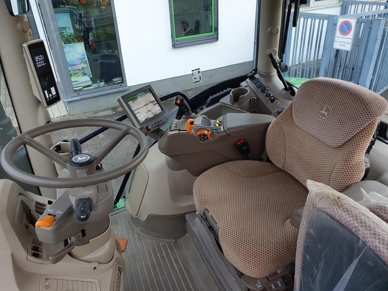 Traktor des Typs John Deere 6R 110 DEMO, Vorführmaschine in Niederkirchen (Bild 12)