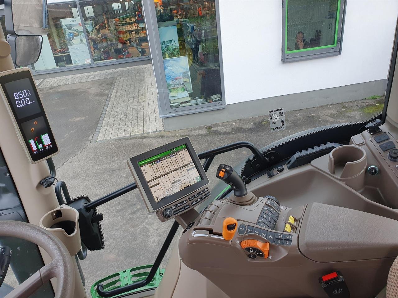 Traktor des Typs John Deere 6R 110 DEMO, Vorführmaschine in Niederkirchen (Bild 13)