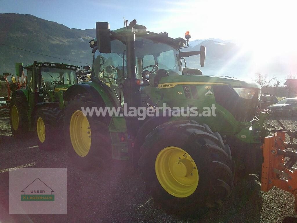 Traktor des Typs John Deere 6R 110, Neumaschine in Schlitters (Bild 2)