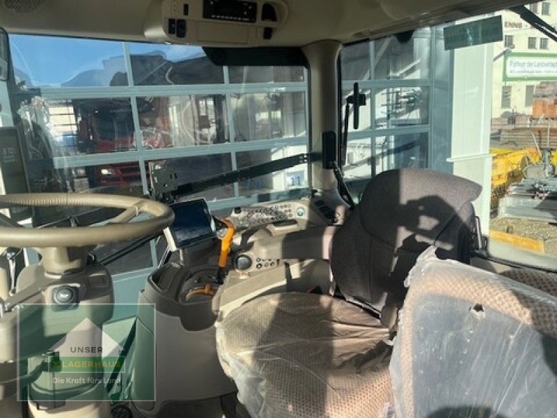 Traktor van het type John Deere 6R 110, Neumaschine in Enns (Foto 3)