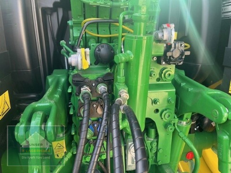 Traktor van het type John Deere 6R 110, Neumaschine in Enns (Foto 12)