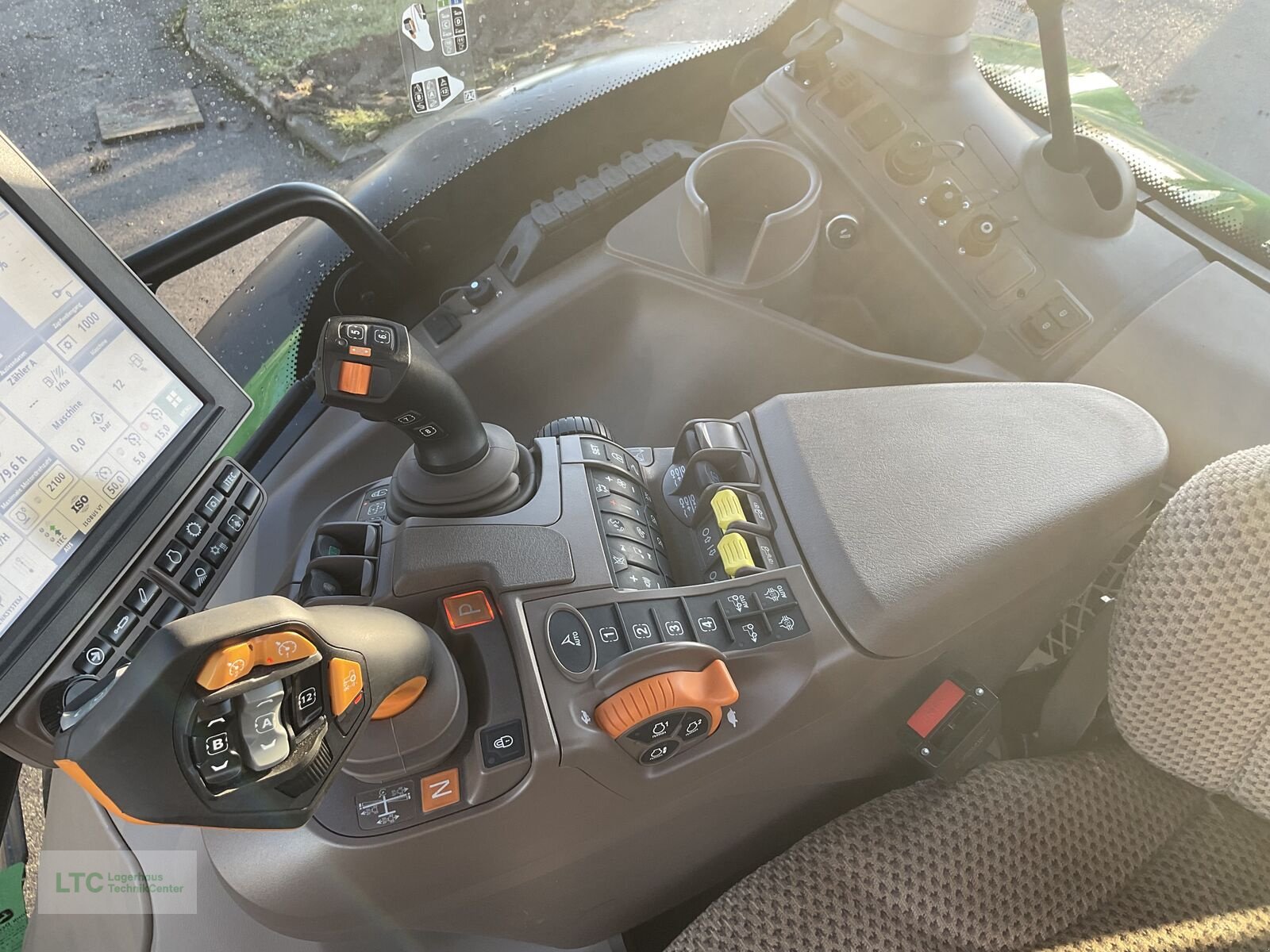 Traktor typu John Deere 6R 110, Vorführmaschine v Redlham (Obrázek 27)