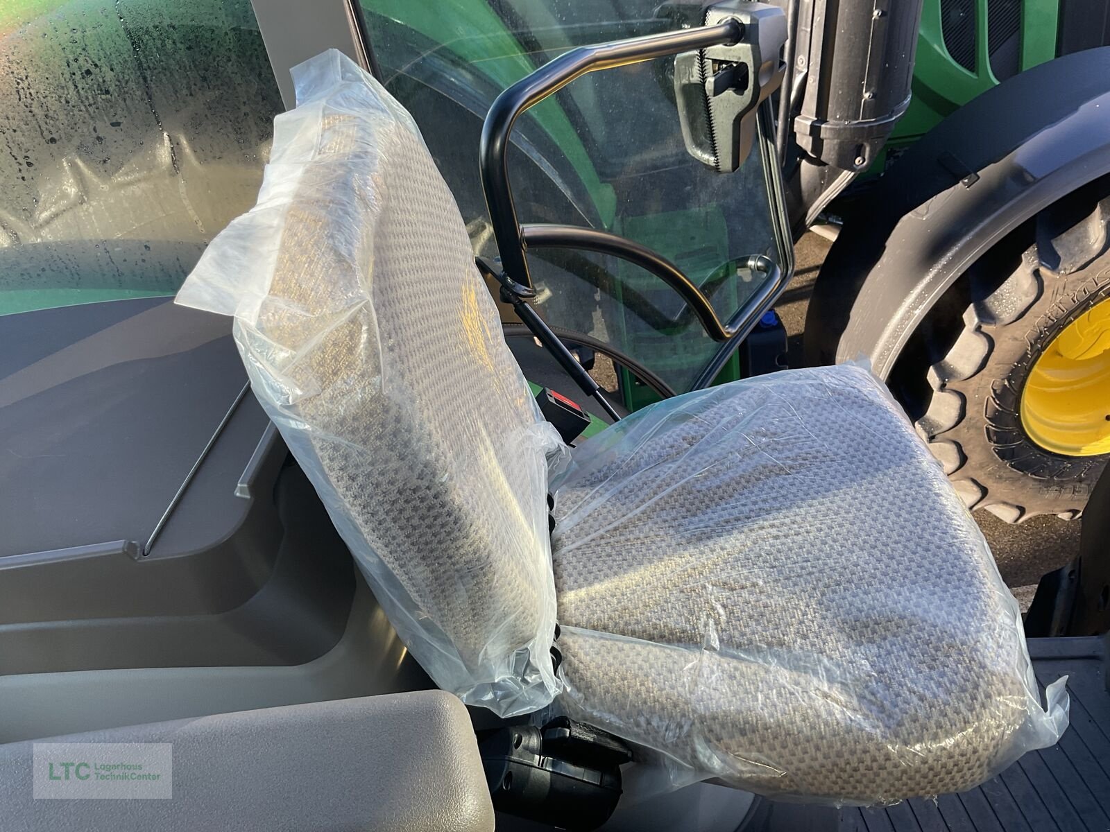 Traktor typu John Deere 6R 110, Vorführmaschine v Redlham (Obrázek 28)