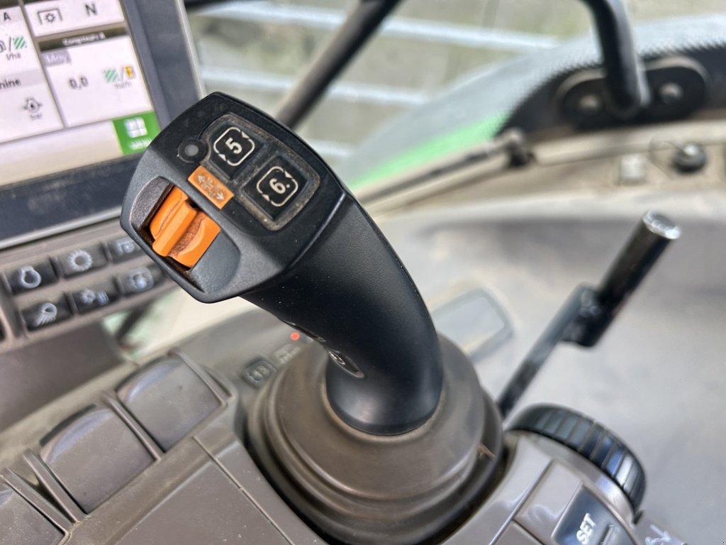 Traktor des Typs John Deere 6R 120 AUTOPOWER, Gebrauchtmaschine in YTRAC (Bild 9)