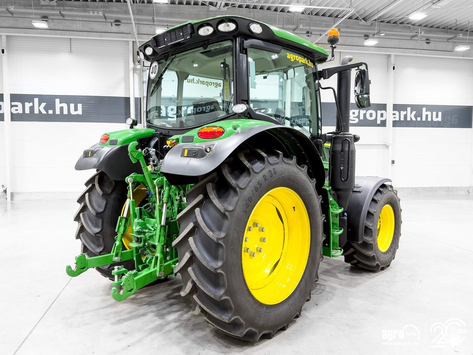 Traktor типа John Deere 6R 120, Gebrauchtmaschine в Csengele (Фотография 3)