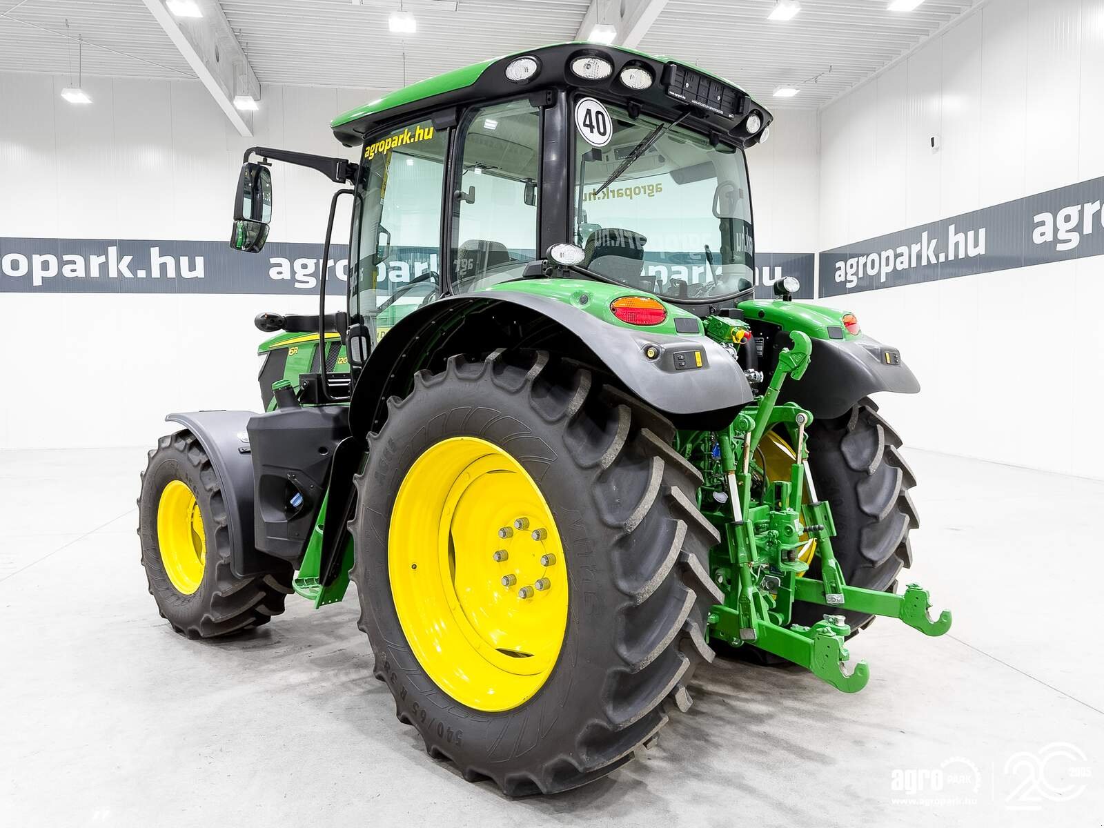 Traktor типа John Deere 6R 120, Gebrauchtmaschine в Csengele (Фотография 4)