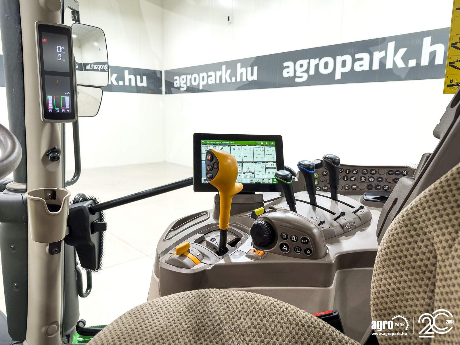 Traktor типа John Deere 6R 120, Gebrauchtmaschine в Csengele (Фотография 12)