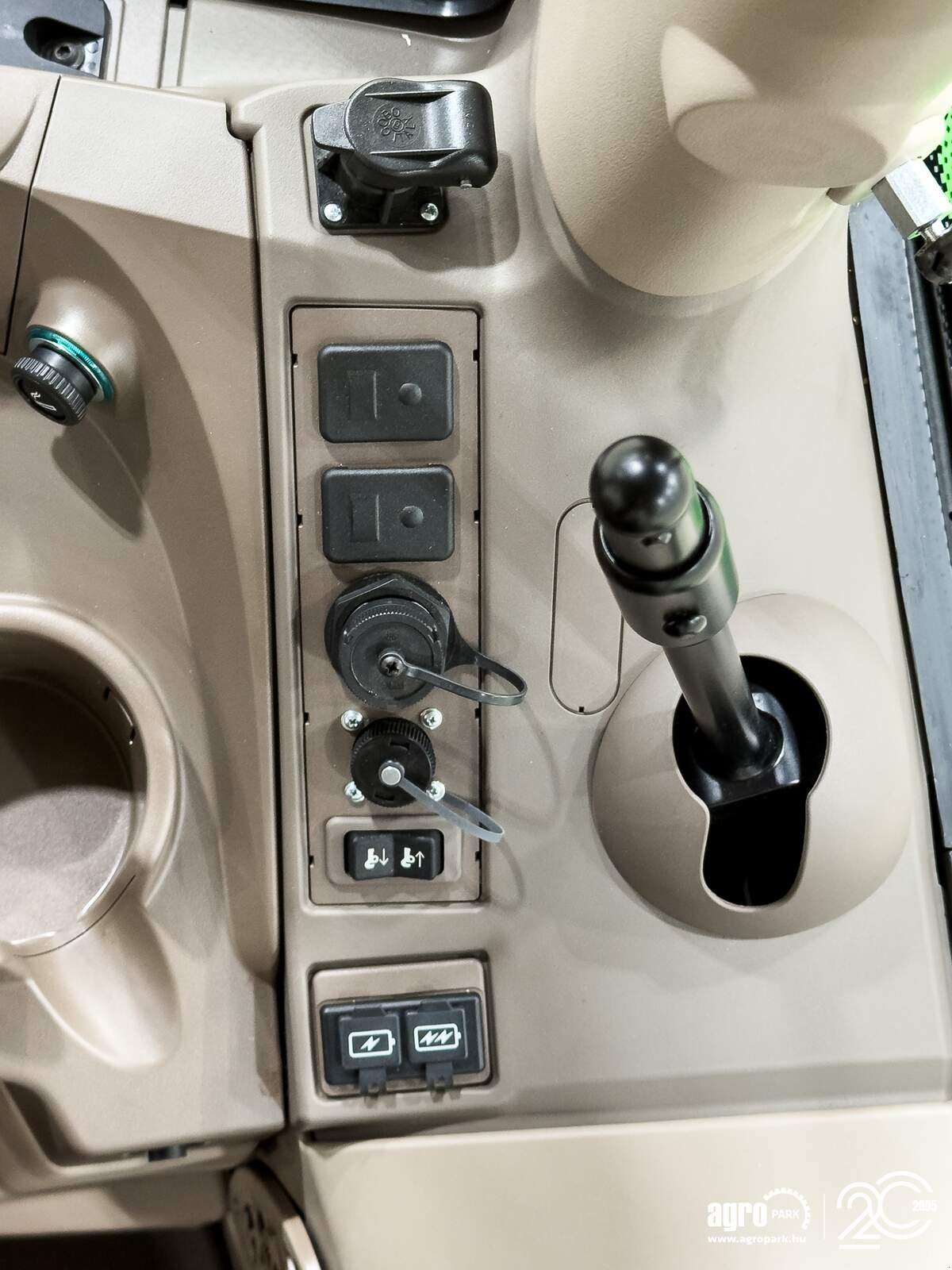 Traktor типа John Deere 6R 120, Gebrauchtmaschine в Csengele (Фотография 18)