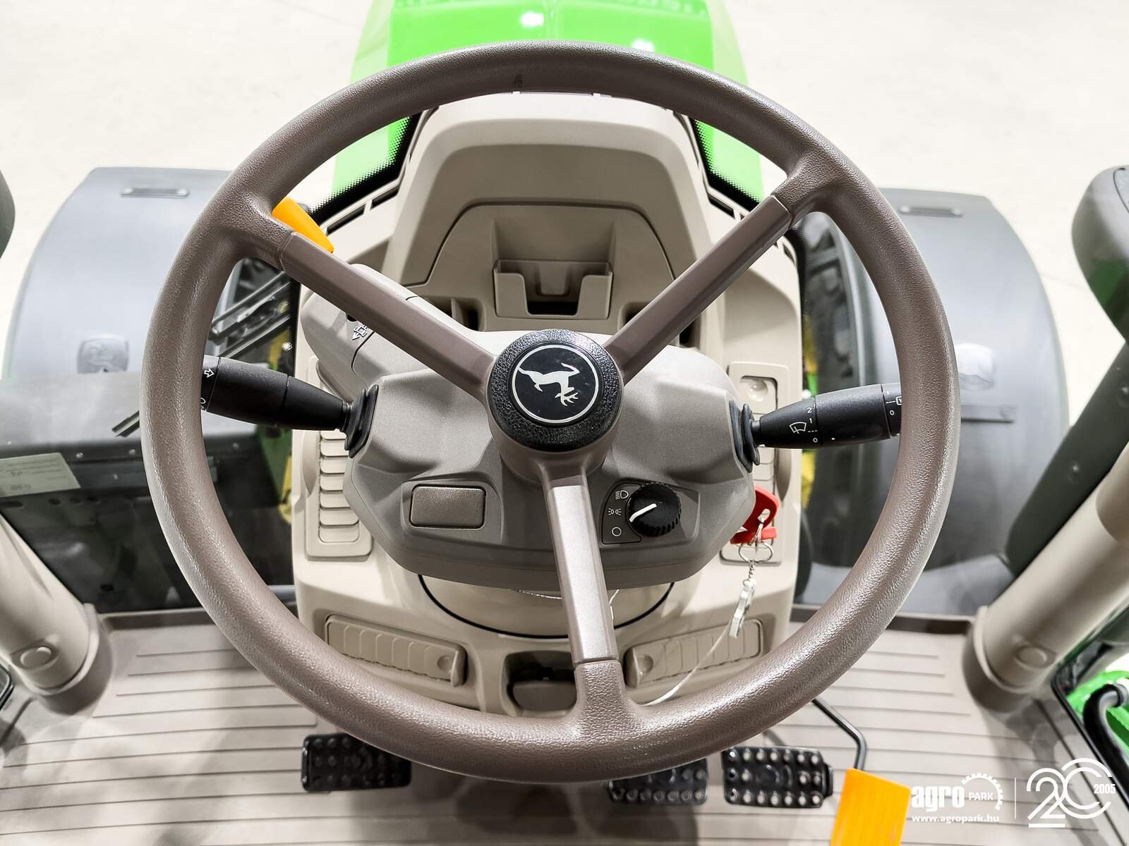 Traktor типа John Deere 6R 120, Gebrauchtmaschine в Csengele (Фотография 26)