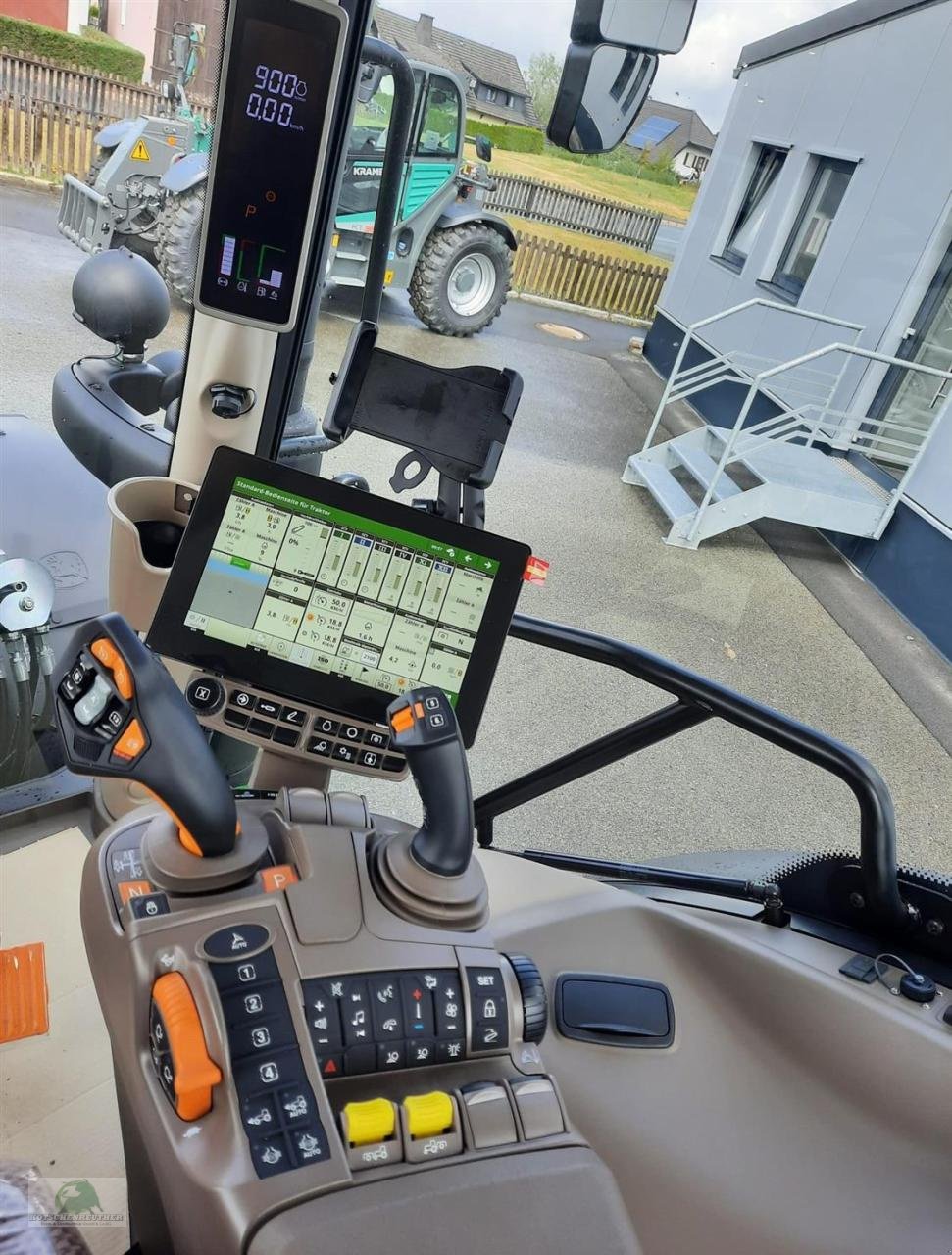 Traktor of the type John Deere 6R 130 - Command PRO, Neumaschine in Steinwiesen (Picture 12)