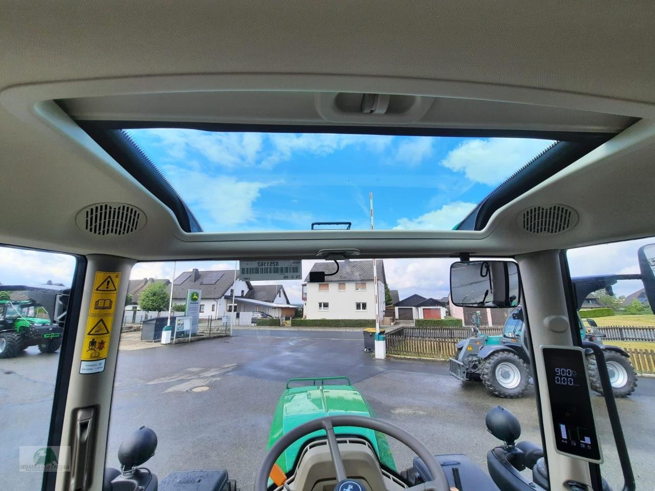 Traktor of the type John Deere 6R 130 - Command PRO, Neumaschine in Steinwiesen (Picture 14)