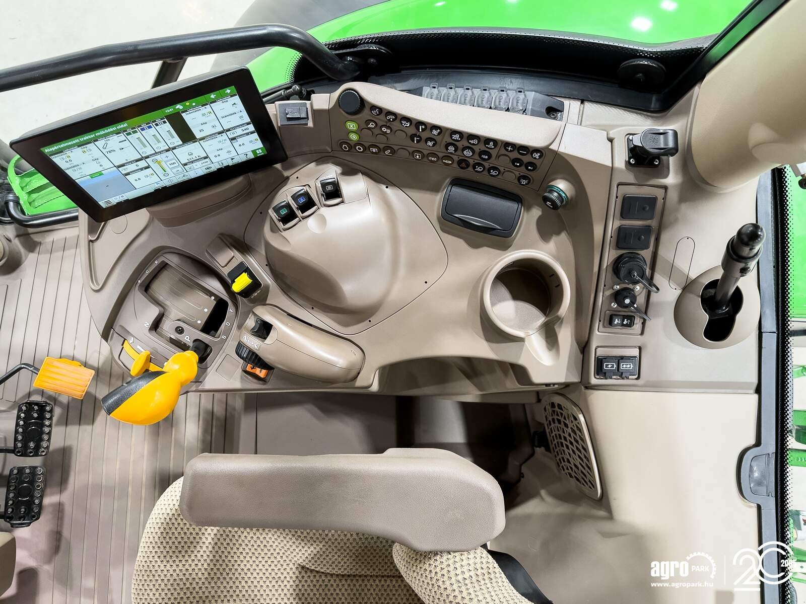 Traktor typu John Deere 6R 130, Gebrauchtmaschine v Csengele (Obrázek 9)