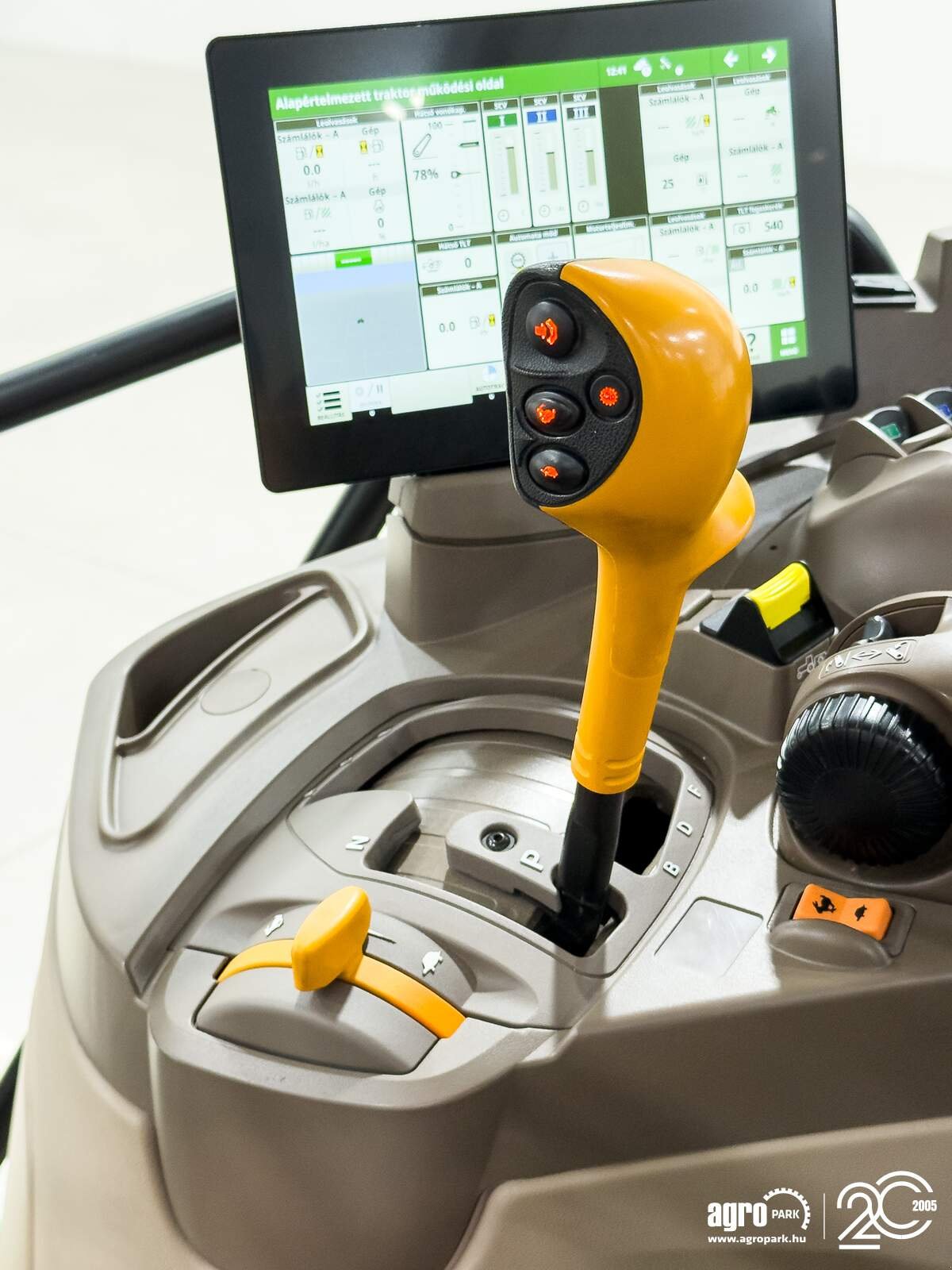 Traktor typu John Deere 6R 130, Gebrauchtmaschine v Csengele (Obrázek 13)