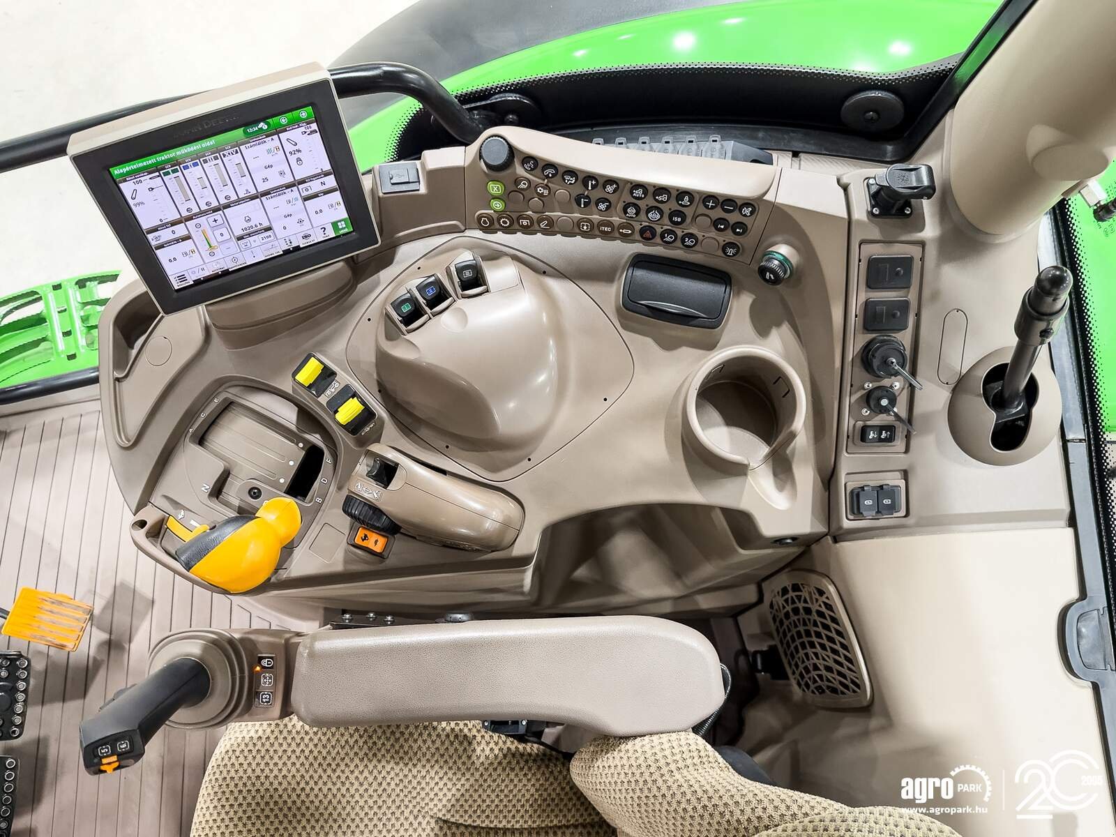 Traktor del tipo John Deere 6R 130, Gebrauchtmaschine In Csengele (Immagine 9)