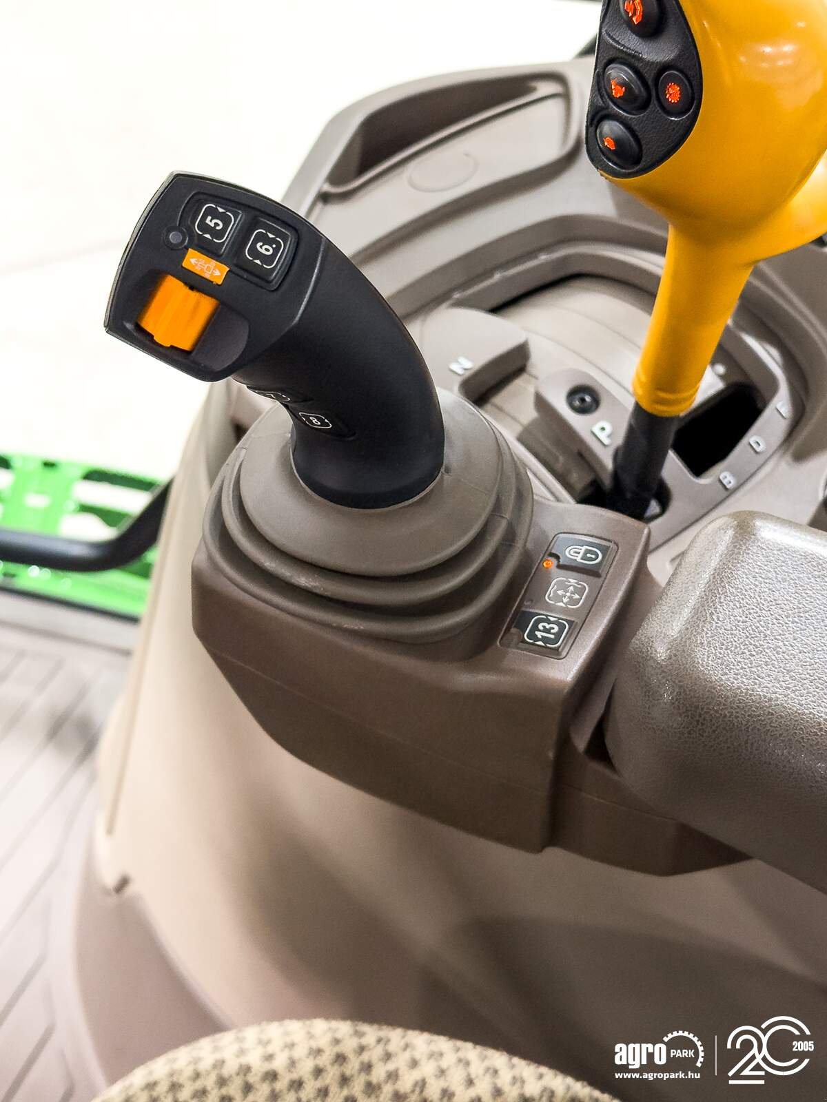 Traktor del tipo John Deere 6R 130, Gebrauchtmaschine In Csengele (Immagine 14)