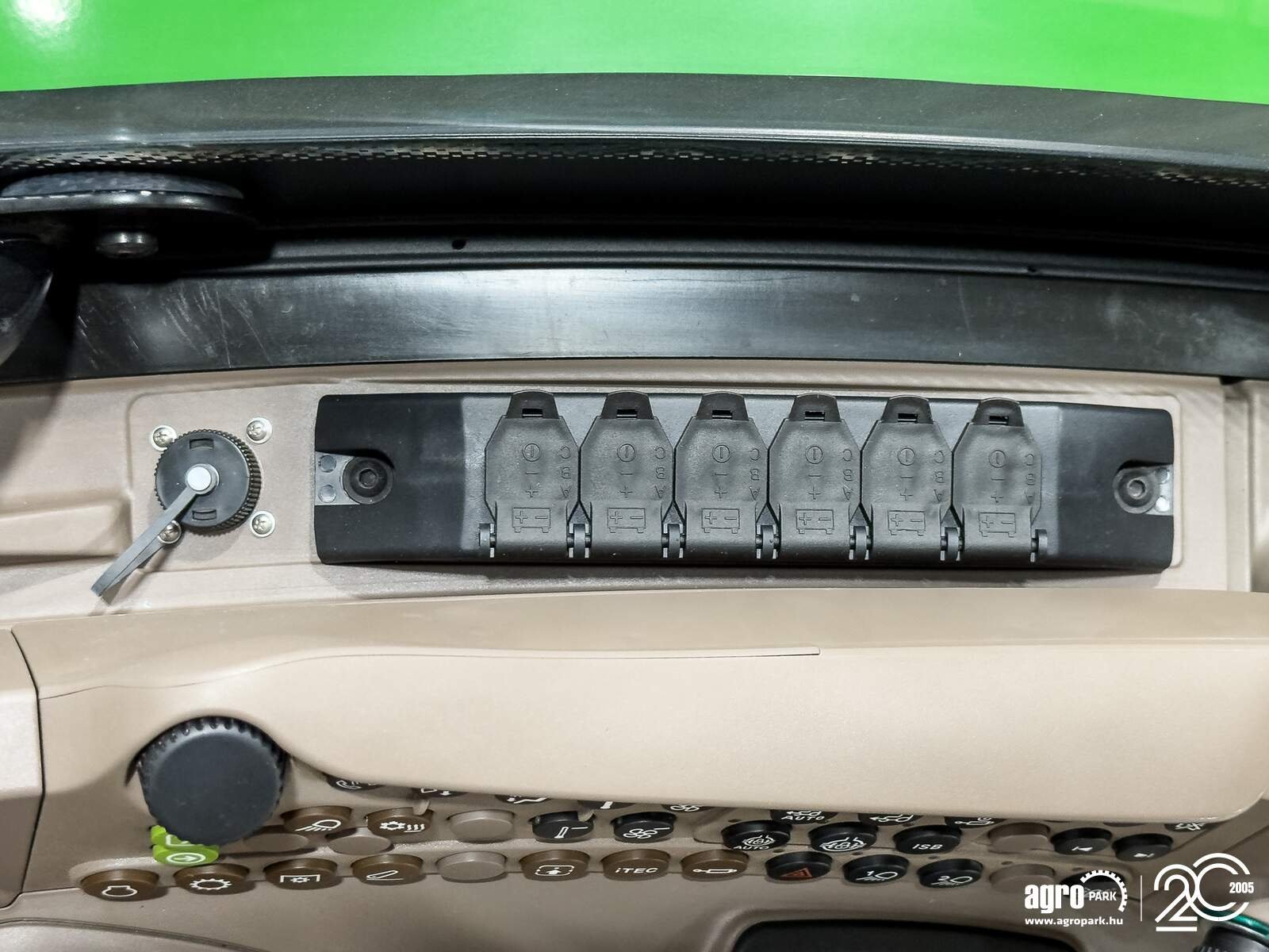 Traktor del tipo John Deere 6R 130, Gebrauchtmaschine In Csengele (Immagine 21)