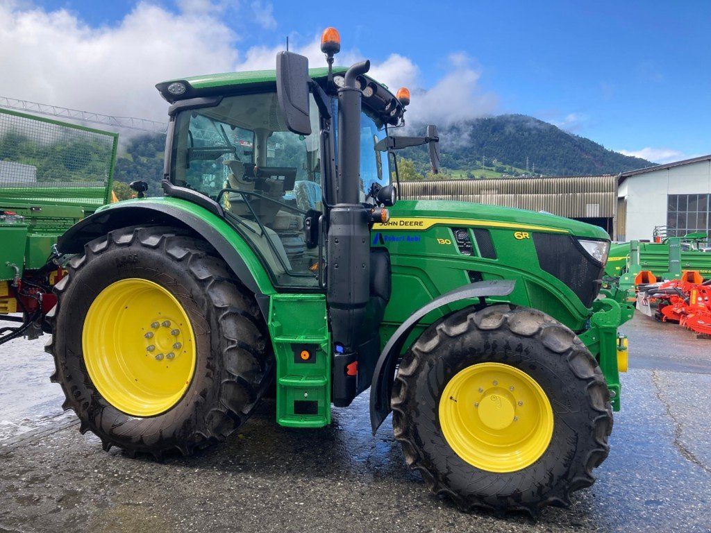 Traktor typu John Deere 6R 130, Ausstellungsmaschine v Landquart (Obrázek 2)