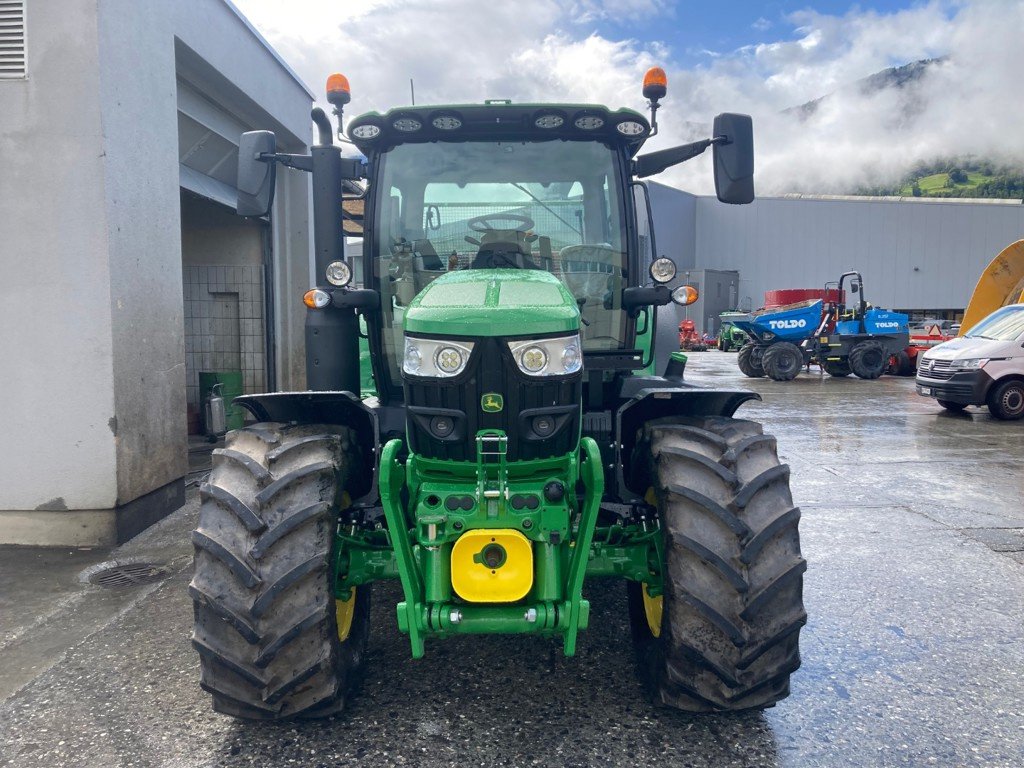 Traktor typu John Deere 6R 130, Ausstellungsmaschine v Landquart (Obrázek 3)