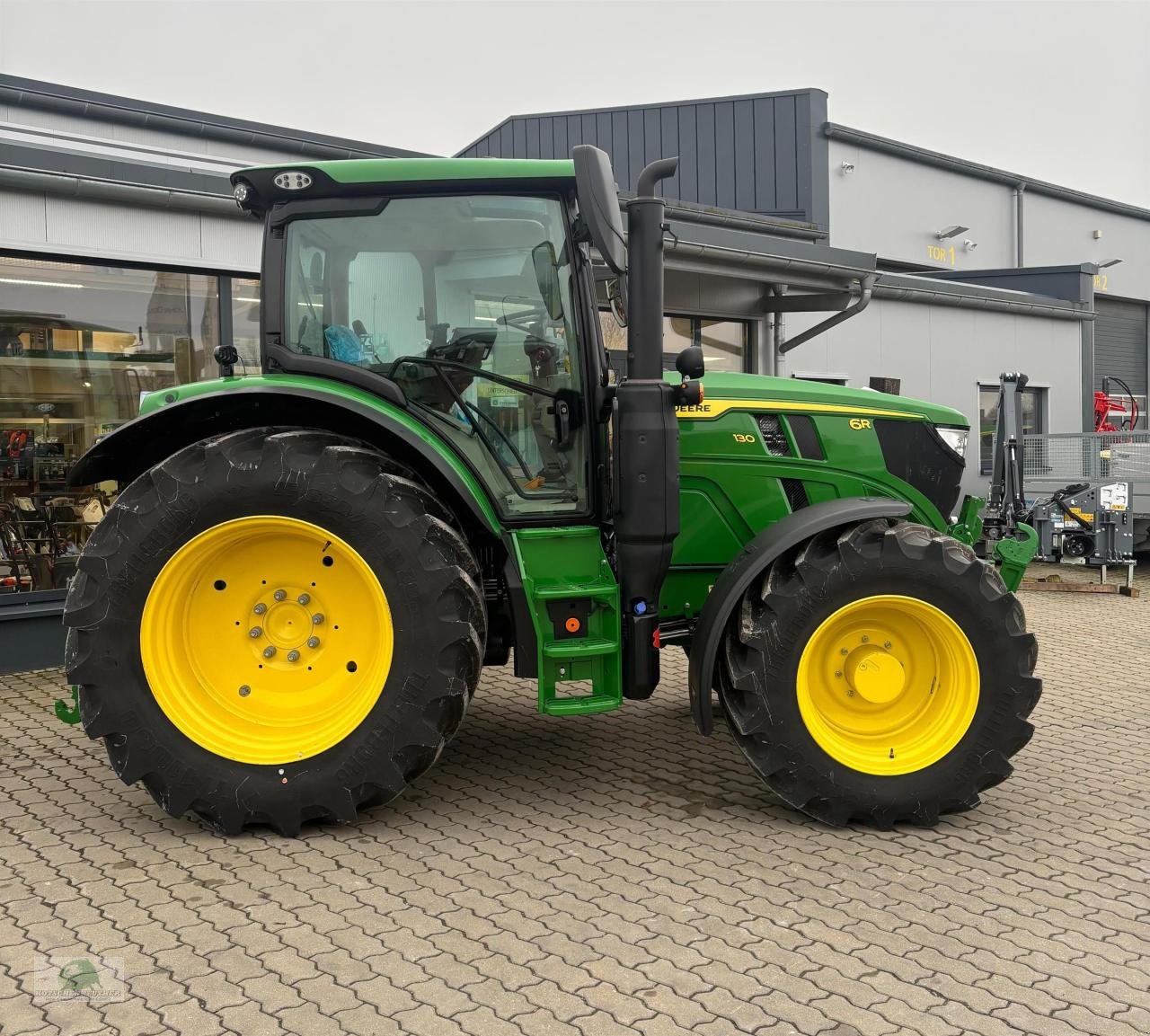 Traktor des Typs John Deere 6R 130, Neumaschine in Münchberg (Bild 4)