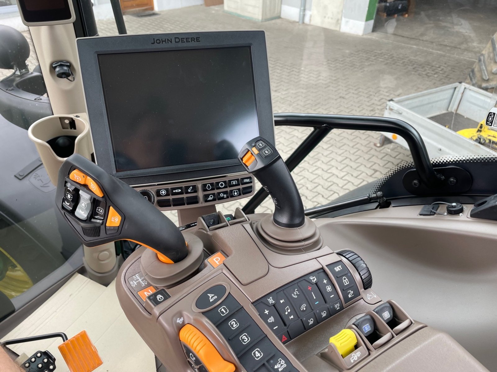 Traktor от тип John Deere 6R 130, Gebrauchtmaschine в Burglengenfeld (Снимка 3)