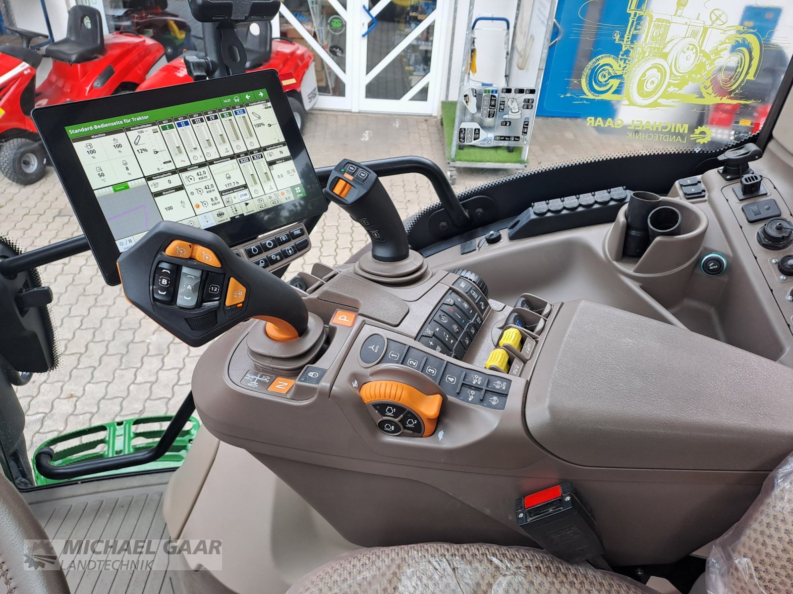 Traktor типа John Deere 6R 130, Gebrauchtmaschine в Höhenkirchen-Siegertsbrunn (Фотография 3)