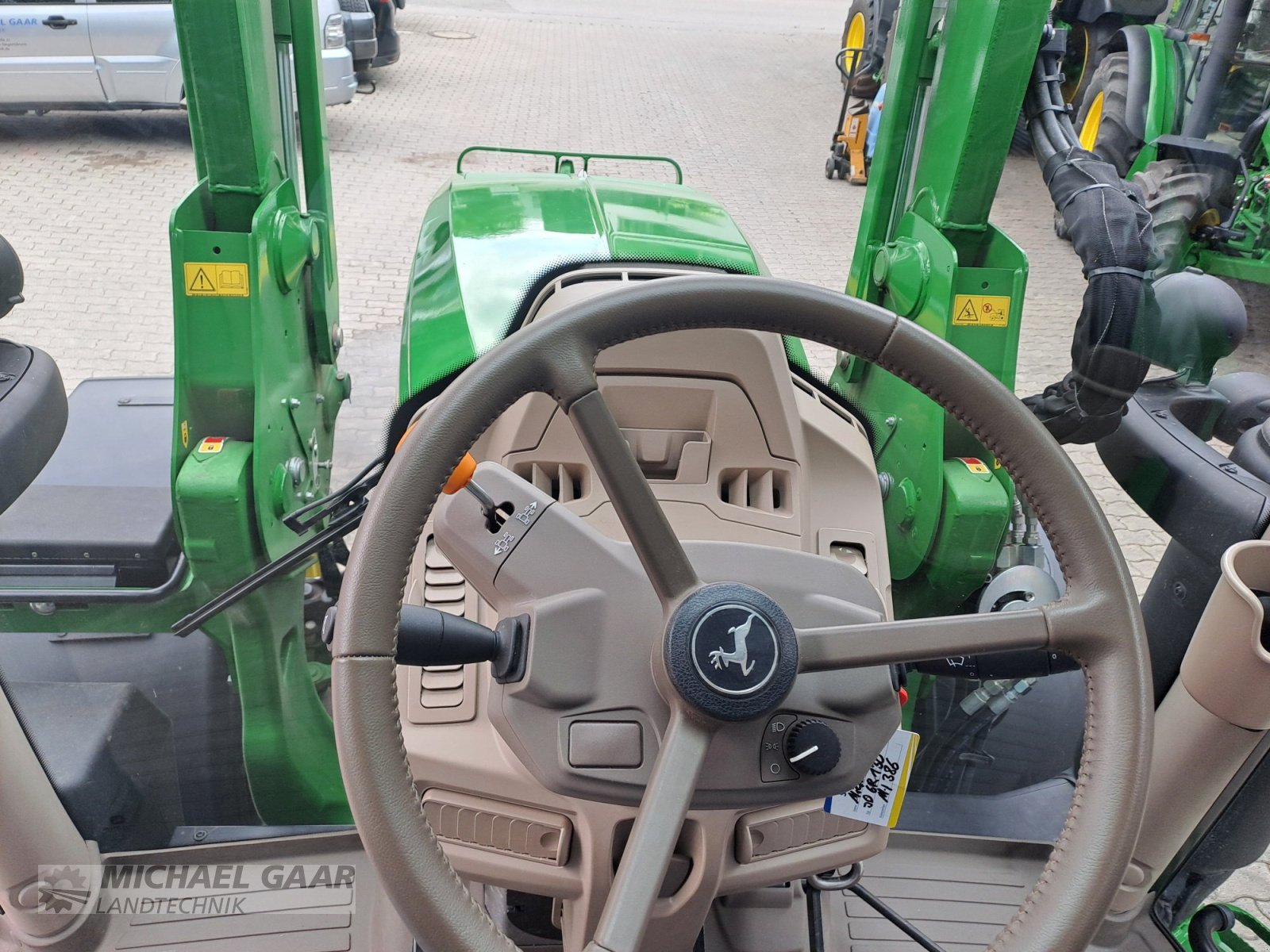 Traktor типа John Deere 6R 130, Gebrauchtmaschine в Höhenkirchen-Siegertsbrunn (Фотография 7)