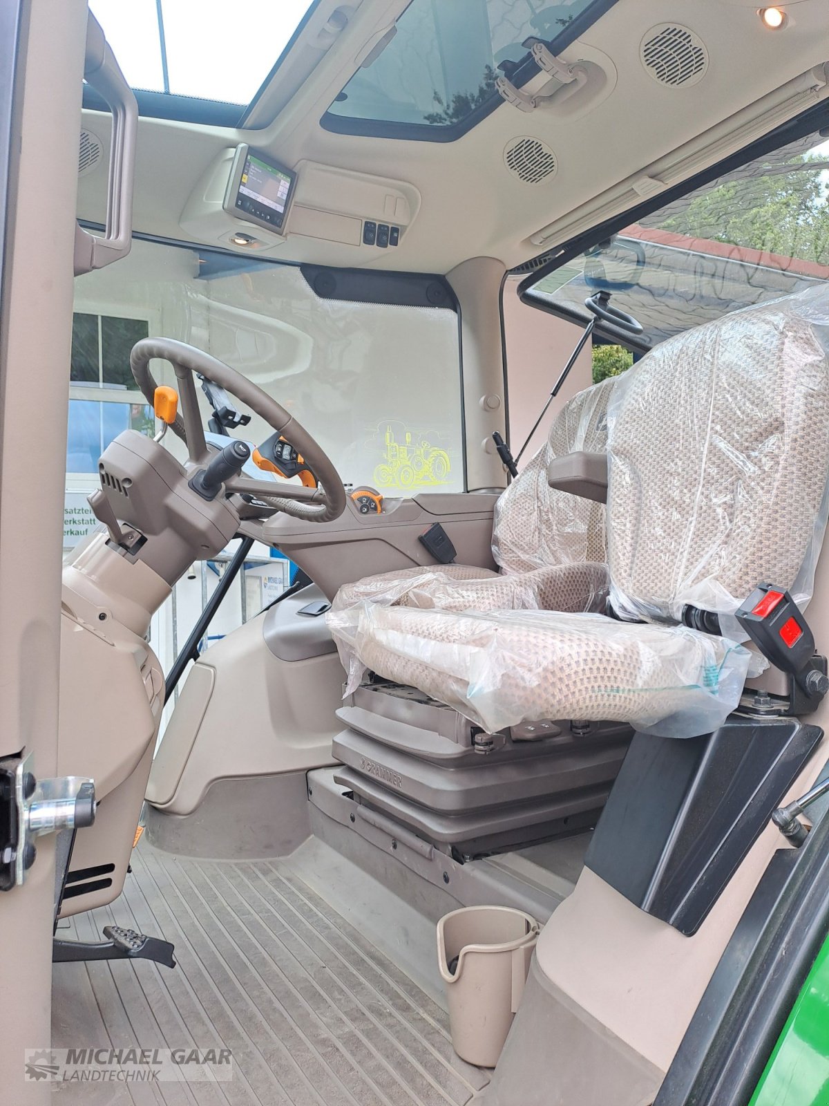 Traktor типа John Deere 6R 130, Gebrauchtmaschine в Höhenkirchen-Siegertsbrunn (Фотография 10)