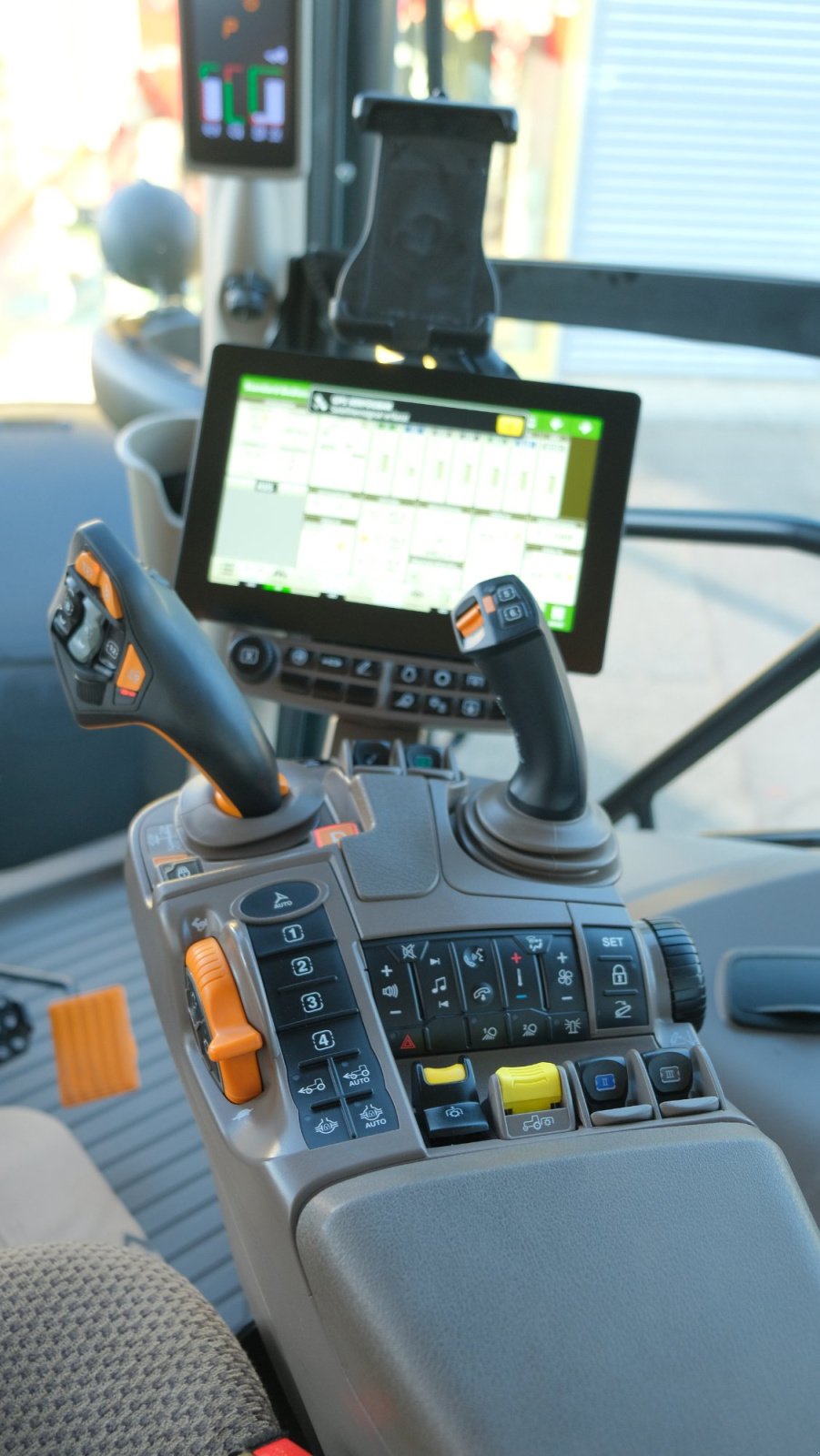 Traktor van het type John Deere 6R 140, Gebrauchtmaschine in Biberach (Foto 9)